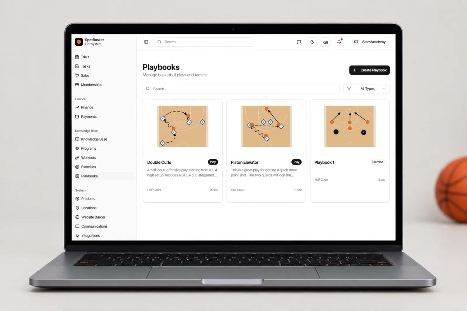 Drawing a basketball play online in the SpotBasket playbook maker with passes and screens